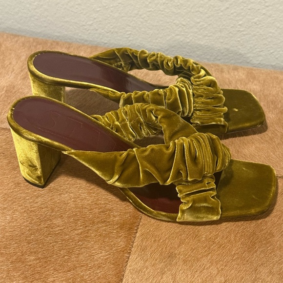 Staud Frankie Criss Cross Velvet Heel-Avacado-NOT ACCEPTING OFFERS - Picture 4 of 6